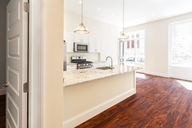 property at 1912 Washington St