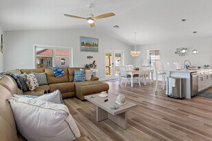 10244 W Waterlander Lp in Homosassa, FL - Building Photo