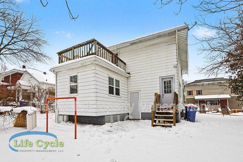 507 Eastern Ave NE in Grand Rapids, MI - Building Photo