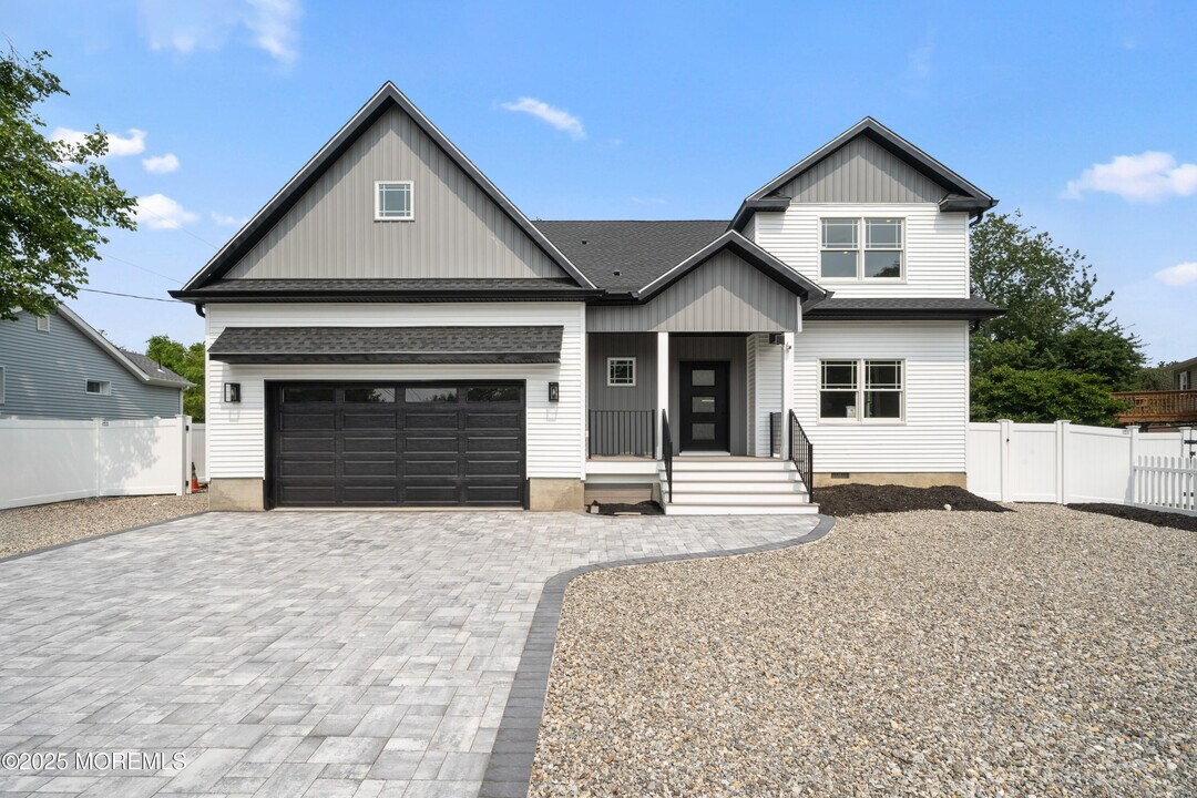 10 Horner Ln in Forked River, NJ - Building Photo
