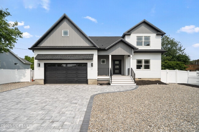 property at 10 Horner Ln