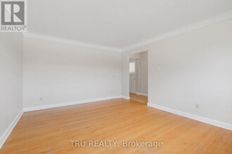 1006 Riddell Ave S in Ottawa, ON - Building Photo - Building Photo