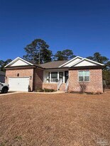5596 Kailey Rd in Milton, FL - Building Photo