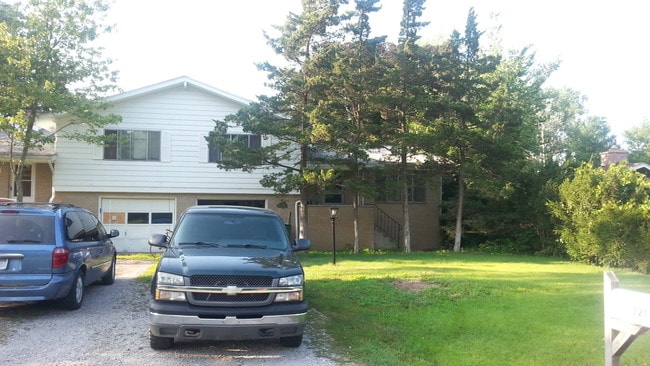 property at 325 Lillian Ct