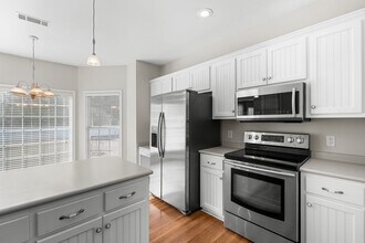 1811 Old Carriage Trail in Statesboro, GA - Building Photo - Building Photo