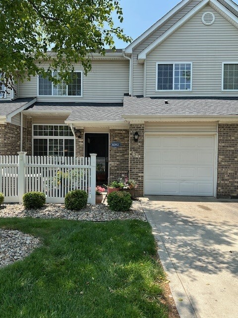 8392 Enclave Blvd in Fishers, IN - Building Photo - Building Photo