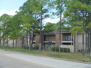 Innwood Pines in Houston, TX - Foto de edificio - Building Photo