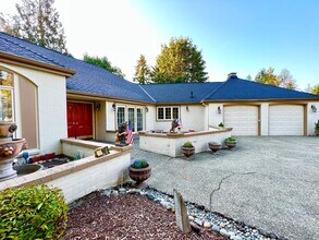 13906 205th Ave NE in Woodinville, WA - Building Photo - Building Photo