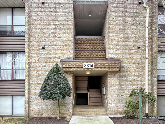 3314 Huntley Sq Dr in Temple Hills, MD - Building Photo