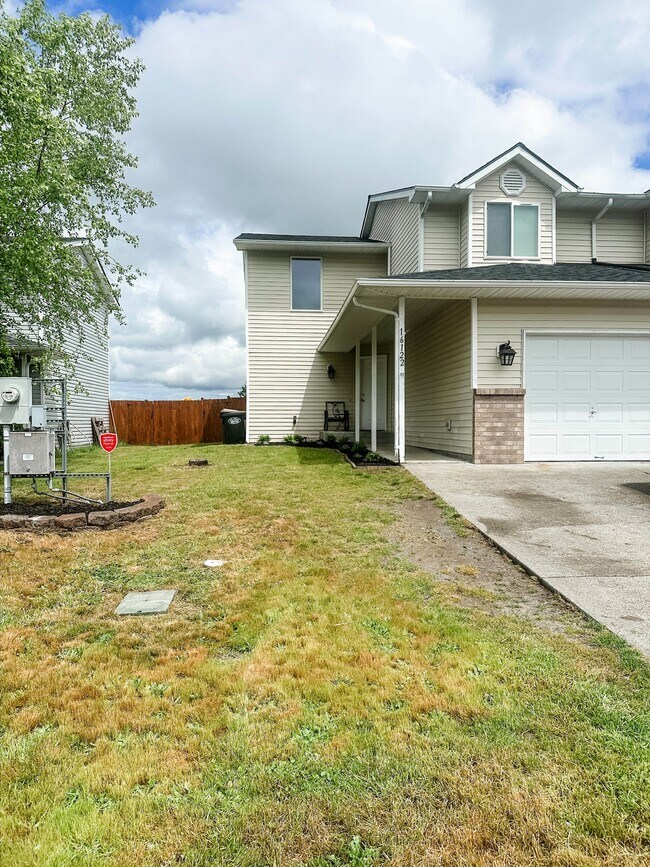 16122 Prairie Heights St SE in Yelm, WA - Building Photo - Building Photo