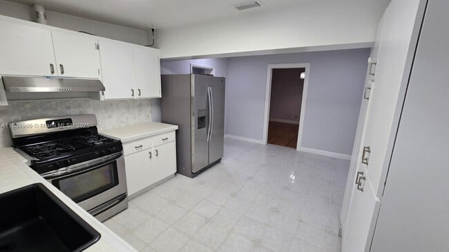 5911 SW 6th St in Miami, FL - Building Photo - Building Photo