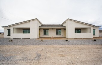 1140 Sixshooter Ave in Pahrump, NV - Building Photo - Building Photo