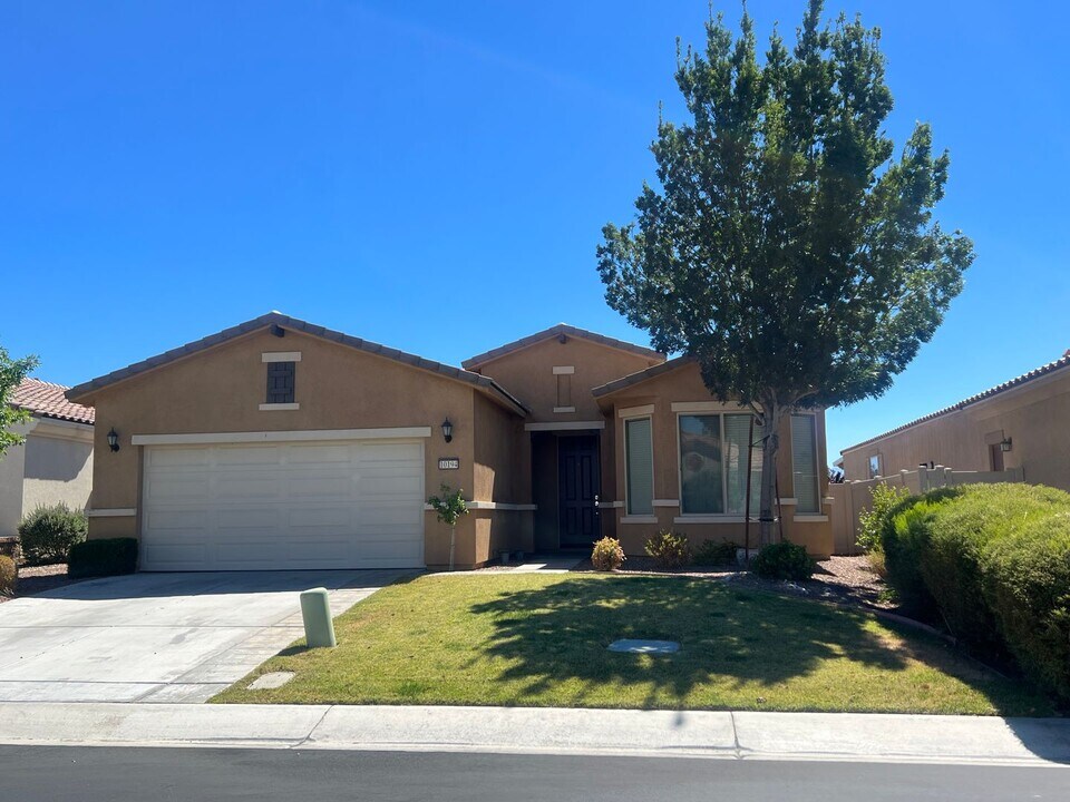 10194 Darby Rd in Apple Valley, CA - Building Photo