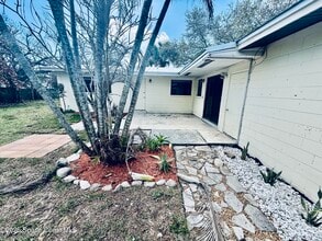 410 S Tropical Trail in Merritt Island, FL - Building Photo - Building Photo