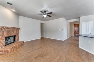 2204 Speidel Dr in Pflugerville, TX - Foto de edificio - Building Photo