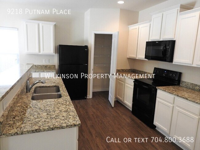 9218 Putnam Pl in Charlotte, NC - Building Photo - Building Photo