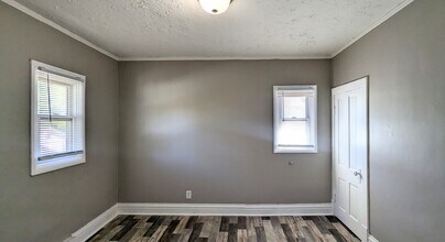 832 Richards St in Joliet, IL - Building Photo - Building Photo