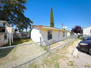 214 Beardsley Ave in Bakersfield, CA - Building Photo - Building Photo