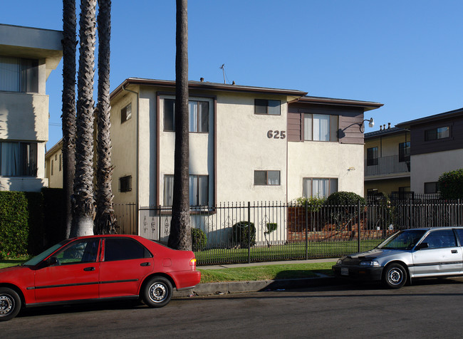 625 E 99th St in Inglewood, CA - Building Photo - Building Photo