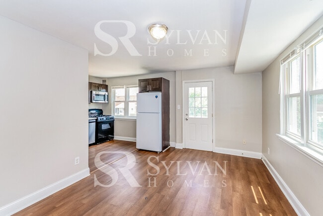 8525 Chestnut Oak Rd in Parkville, MD - Building Photo - Building Photo