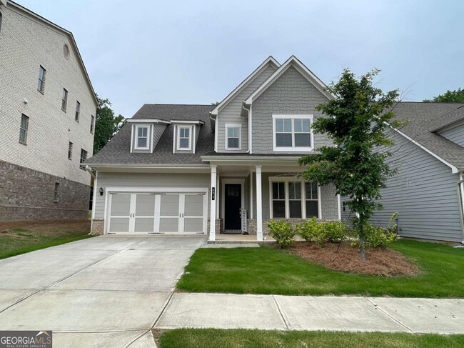 property at 673 Avondale Creek Dr.