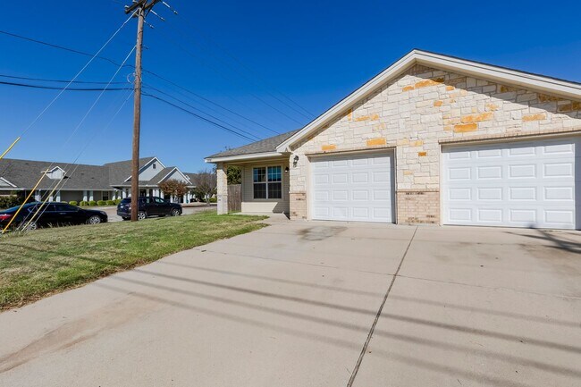 2930 Saulsbury Dr in Temple, TX - Building Photo - Building Photo