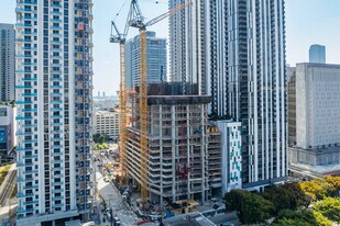 Downtown 6 in Miami, FL - Building Photo