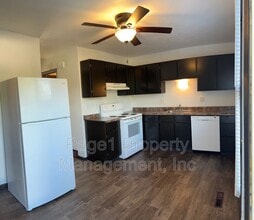 2915 Grinnell Dr in Rockford, IL - Building Photo - Building Photo