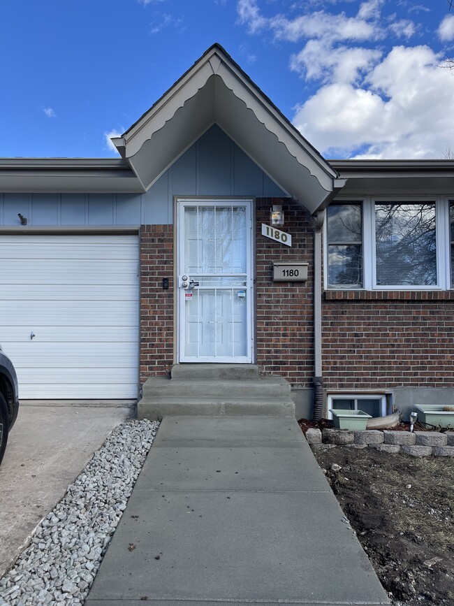 1180 S Depew St, Unit Whole home in Lakewood, CO - Foto de edificio - Building Photo