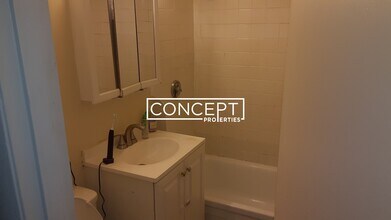 365 Faneuil St, Unit 11 in Boston, MA - Building Photo - Building Photo