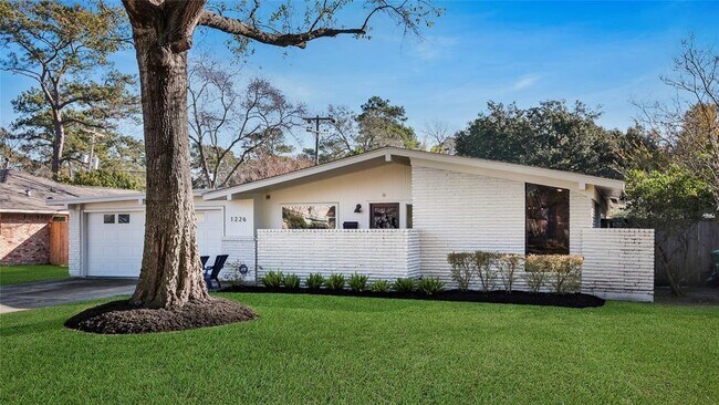 property at 1226 Wisterwood Dr