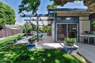 3326 N 61st Pl in Scottsdale, AZ - Building Photo - Building Photo