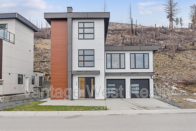 3774 Astoria Dr in West Kelowna, BC - Building Photo