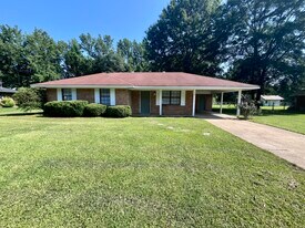 68 Military Chapel Ln in Steens, MS - Building Photo