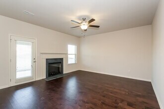 3219 Puritan Way in Mcdonough, GA - Foto de edificio - Building Photo