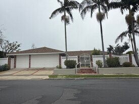 1901 Altura Dr in Corona Del Mar, CA - Building Photo