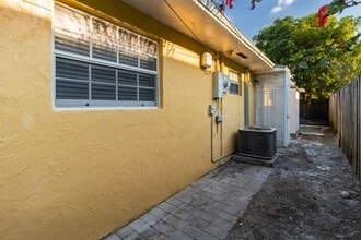 1518 NW 65th St in Miami, FL - Building Photo - Building Photo
