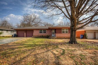 405 Vine St in Euless, TX - Building Photo - Building Photo