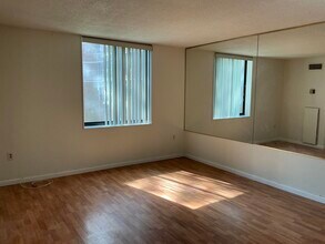 133 Harmon Cove Tower in Secaucus, NJ - Building Photo - Building Photo