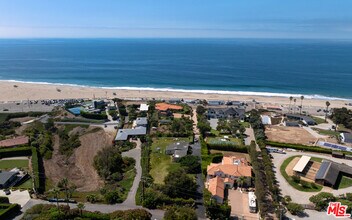 29740 Baden Pl in Malibu, CA - Building Photo - Building Photo