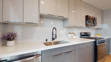 1311 N Harvard Blvd, Unit 1309 in Los Angeles, CA - Building Photo - Building Photo