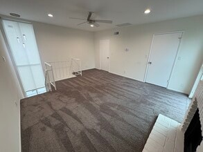 Barclay Square Apartment in Sherman Oaks, CA - Building Photo - Building Photo