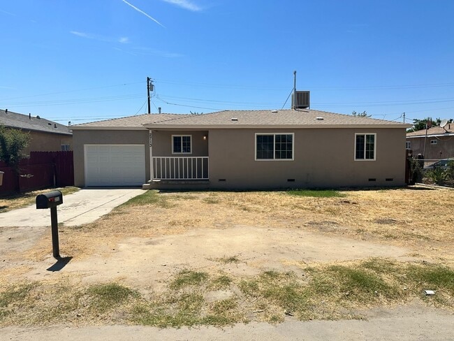 2713 Karen Pl in Bakersfield, CA - Building Photo - Building Photo