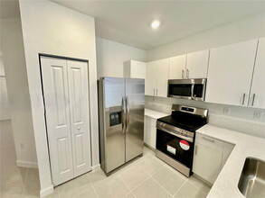 2867 SE 25th Ter in Homestead, FL - Foto de edificio - Building Photo