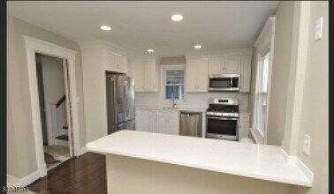 6 Summit Ave-Unit -2 in Summit, NJ - Foto de edificio - Building Photo