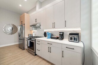 801 S Western Ave in Chicago, IL - Building Photo - Building Photo