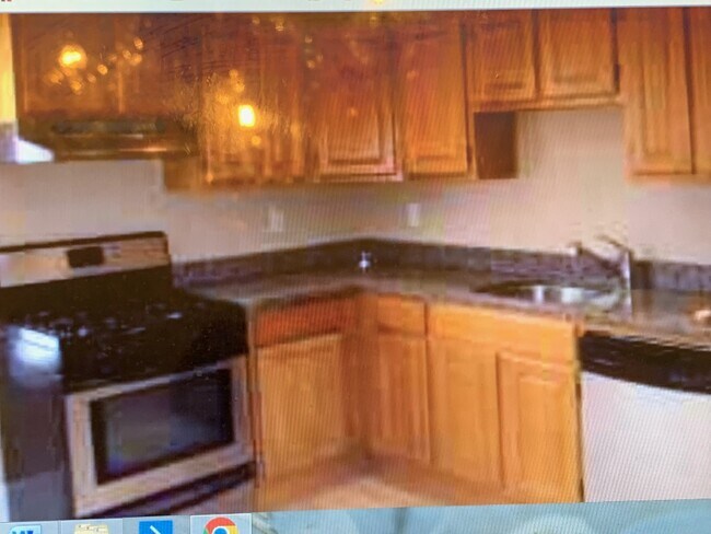 22 Fisher Ave, Unit 22 Fisher Ave