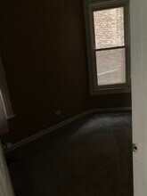 1325 S Sawyer Ave in Chicago, IL - Building Photo - Building Photo