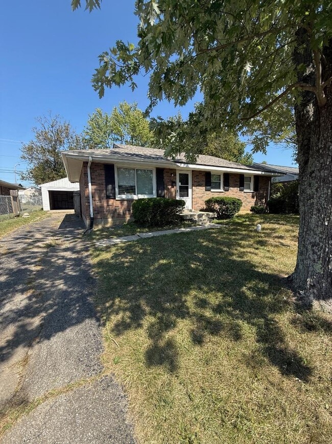1315 Stephen Foster Dr in Lexington, KY - Building Photo - Building Photo
