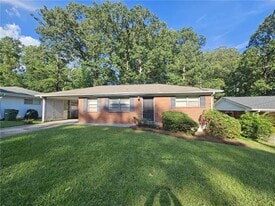 2075 Claude St NW in Atlanta, GA - Building Photo